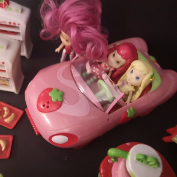 Strawberry Shortcake Toys w/ Berry Sweet Roadster Car & Various Accessories - Picture 2 of 8